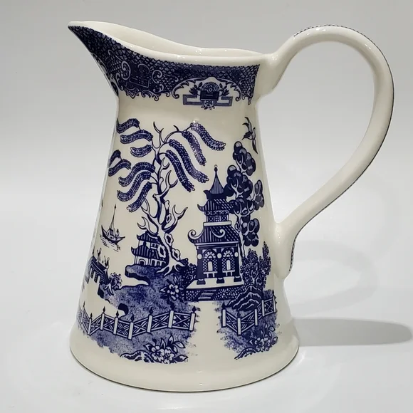 Pristine Regal England Blue Willow 7 1/8" Pitcher - Picture 2 of 16